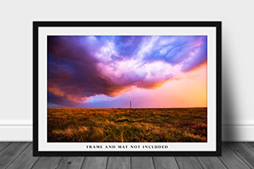 Снимка в стил Кънтри, Принт (без рамка), Изображението на многоцветни мълния облак над вятърна мелница на залез слънце на пролетта